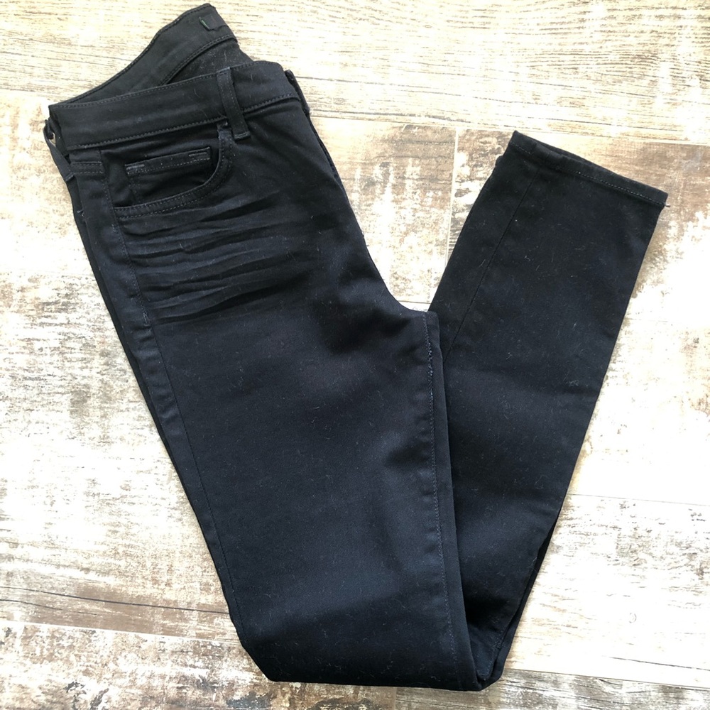 Size 28/6 J Brand Black Skinny Jean in “shadow”